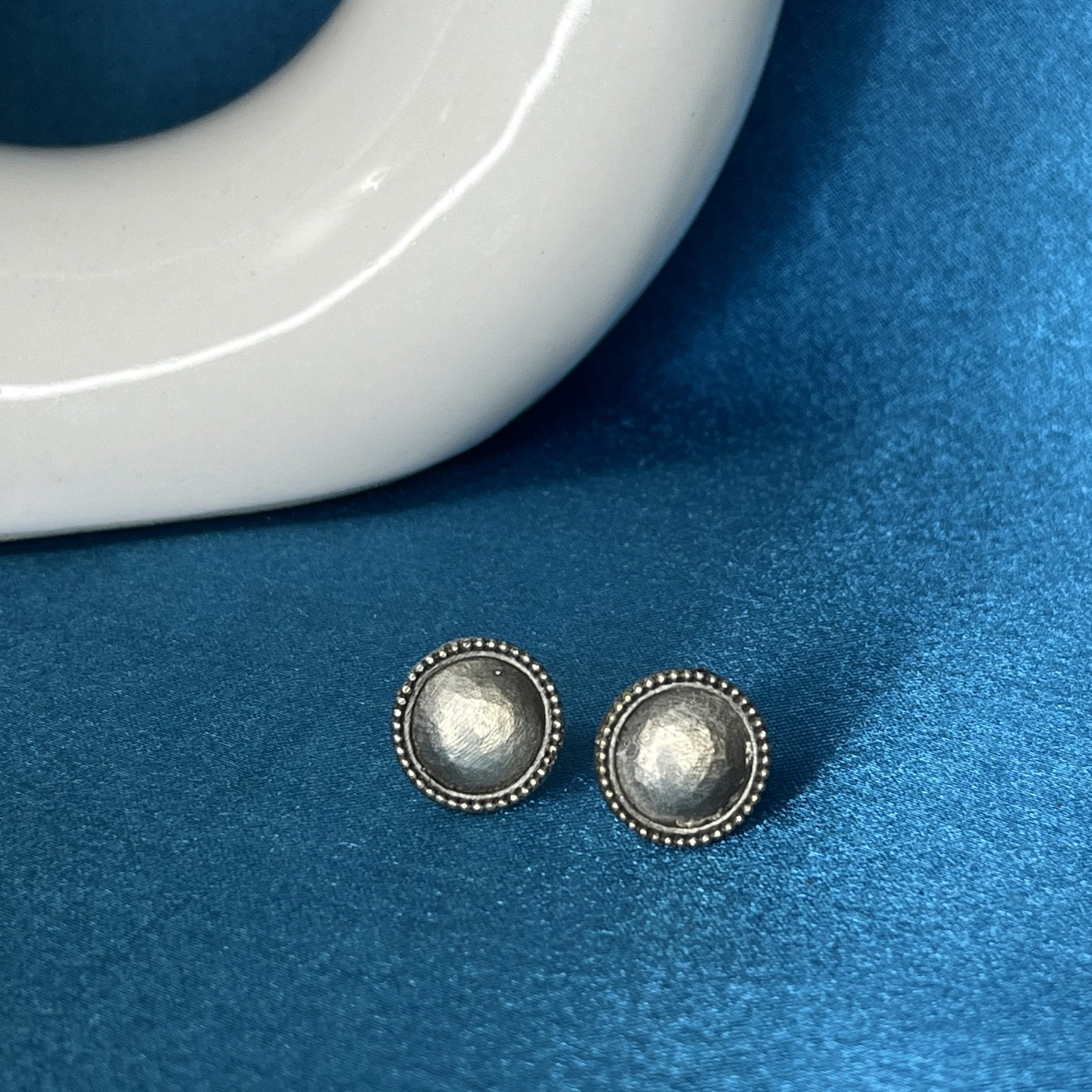 Antique Silver Plated Stud Earrings Indbling
